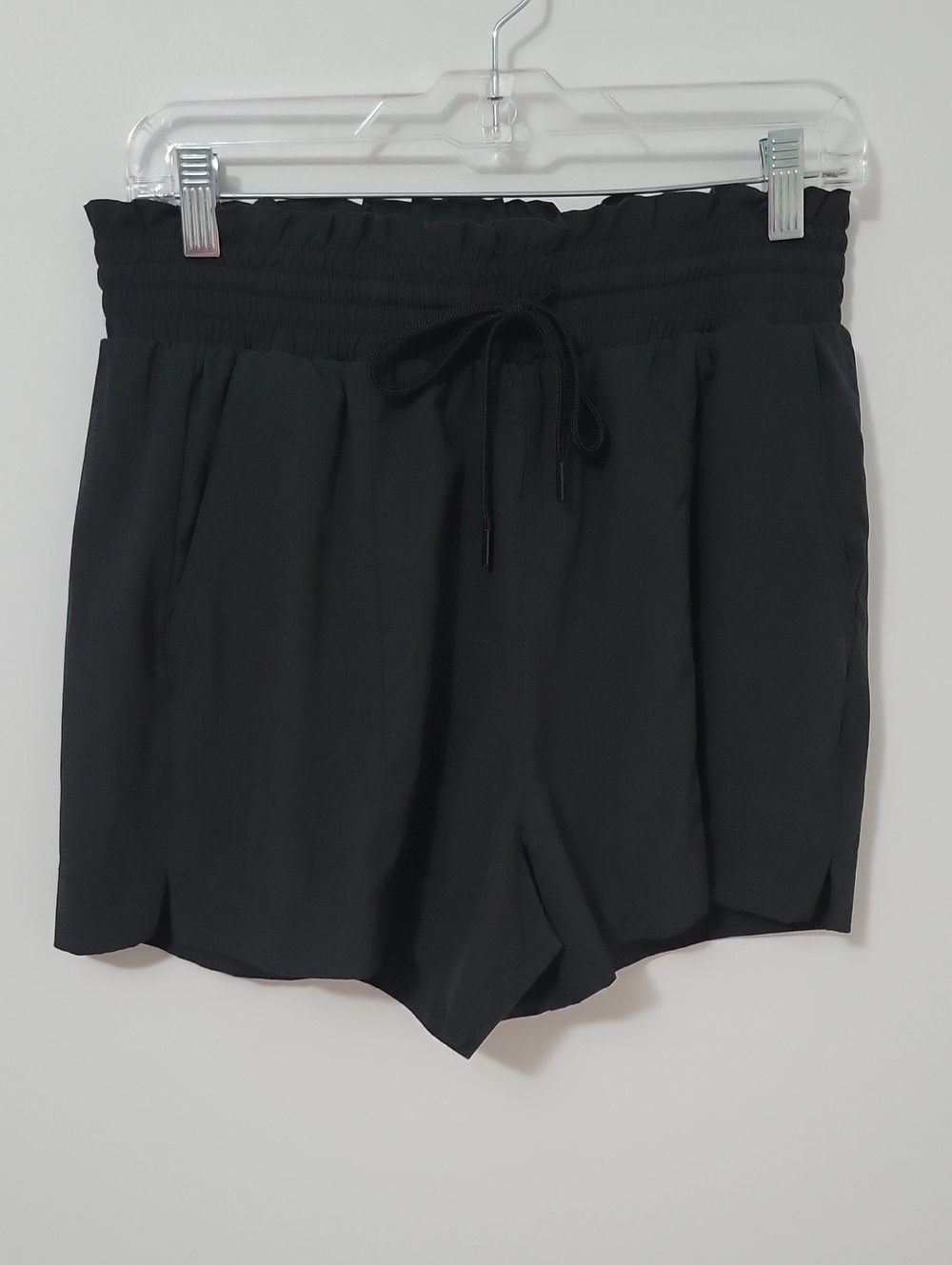 Abercrombie & Fitch Black Smocked-Waist Pull-On Shorts, Size Medium